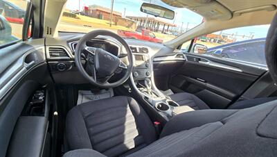 2013 Ford Fusion Hybrid SE   - Photo 14 - Tulsa, OK 74112