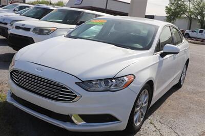 2017 Ford Fusion SE   - Photo 2 - Tulsa, OK 74112