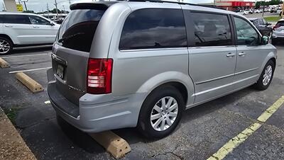 2010 Chrysler Town & Country Touring Plus   - Photo 4 - Tulsa, OK 74112