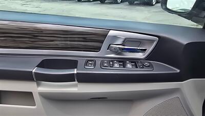 2010 Chrysler Town & Country Touring Plus   - Photo 13 - Tulsa, OK 74112