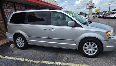 2010 Chrysler Town & Country Touring Plus   - Photo 3 - Tulsa, OK 74112