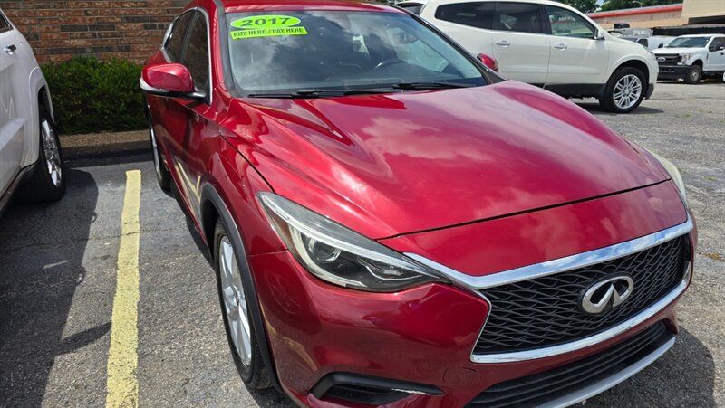 2017 INFINITI QX30 Premium  