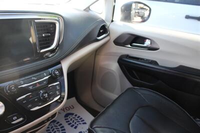 2017 Chrysler Pacifica Limited   - Photo 50 - Tulsa, OK 74112