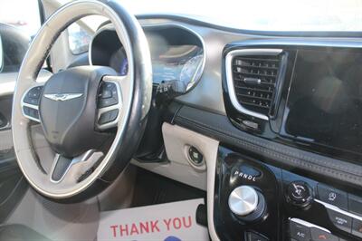 2017 Chrysler Pacifica Limited   - Photo 27 - Tulsa, OK 74112