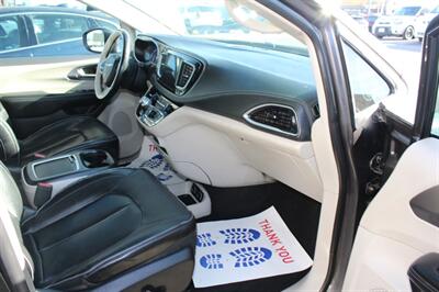 2017 Chrysler Pacifica Limited   - Photo 20 - Tulsa, OK 74112