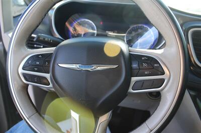 2017 Chrysler Pacifica Limited   - Photo 48 - Tulsa, OK 74112