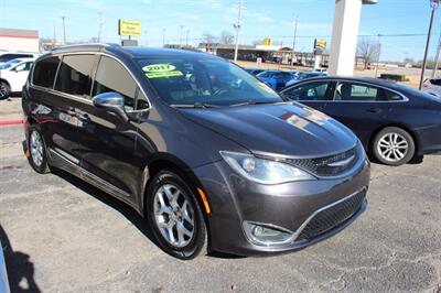 2017 Chrysler Pacifica Limited   - Photo 15 - Tulsa, OK 74112