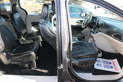 2017 Chrysler Pacifica Limited   - Photo 23 - Tulsa, OK 74112