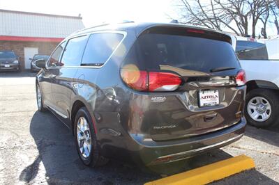 2017 Chrysler Pacifica Limited   - Photo 9 - Tulsa, OK 74112