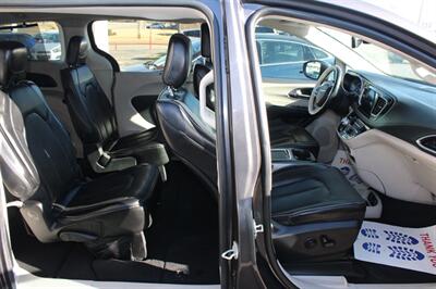 2017 Chrysler Pacifica Limited   - Photo 22 - Tulsa, OK 74112