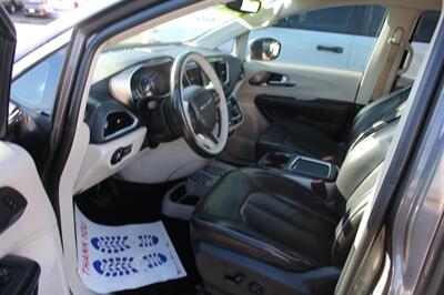 2017 Chrysler Pacifica Limited   - Photo 42 - Tulsa, OK 74112