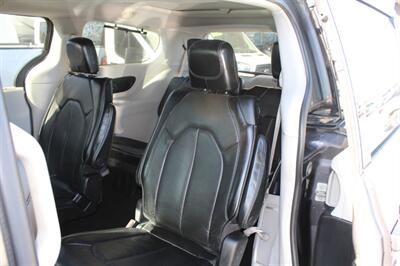 2017 Chrysler Pacifica Limited   - Photo 44 - Tulsa, OK 74112