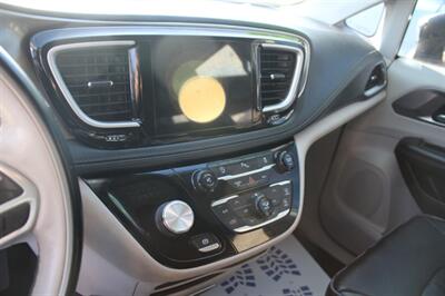 2017 Chrysler Pacifica Limited   - Photo 49 - Tulsa, OK 74112