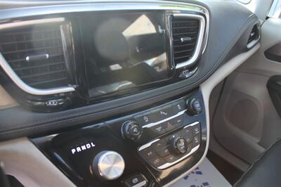 2017 Chrysler Pacifica Limited   - Photo 45 - Tulsa, OK 74112