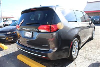 2017 Chrysler Pacifica Limited   - Photo 11 - Tulsa, OK 74112