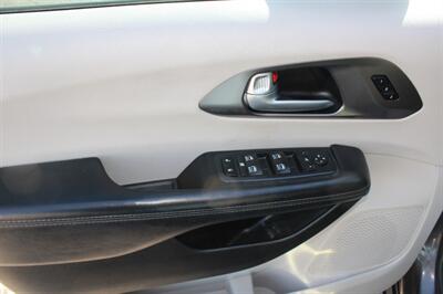 2017 Chrysler Pacifica Limited   - Photo 51 - Tulsa, OK 74112