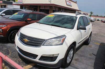 2015 Chevrolet Traverse LS   - Photo 2 - Tulsa, OK 74112