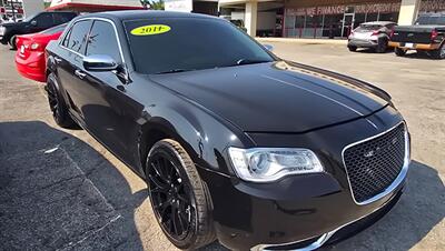 2017 Chrysler 300C - Photo 1 - Tulsa, OK 74112