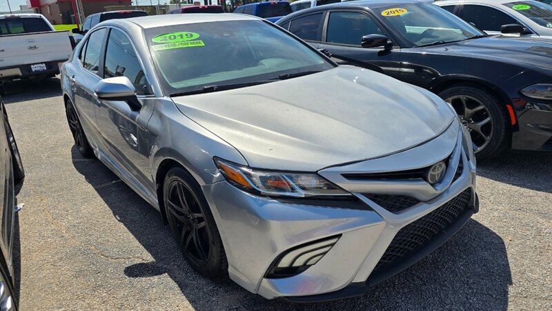 2019 Toyota Camry LE   - Photo 1 - Tulsa, OK 74112