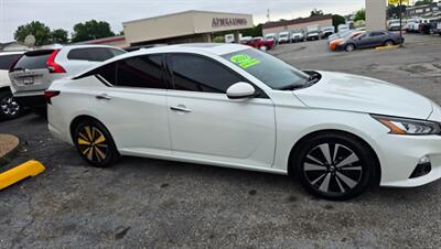 2022 Nissan Altima 2.5 SL - Photo 1 - Tulsa, OK 74112