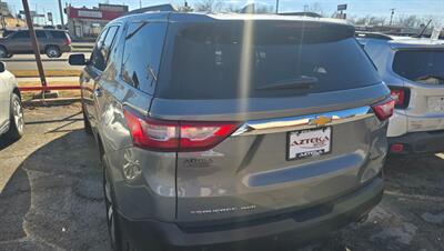 2021 Chevrolet Traverse LT Leather   - Photo 2 - Tulsa, OK 74112