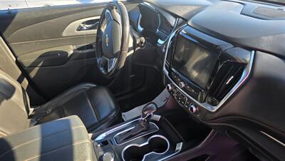 2021 Chevrolet Traverse LT Leather   - Photo 9 - Tulsa, OK 74112