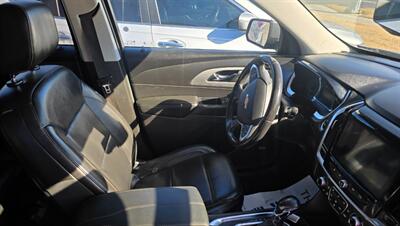 2021 Chevrolet Traverse LT Leather   - Photo 8 - Tulsa, OK 74112
