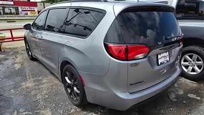 2019 Chrysler Pacifica Touring Plus - Photo 3 - Tulsa, OK 74112
