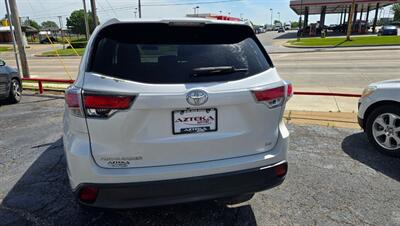 2015 Toyota Highlander LE   - Photo 12 - Tulsa, OK 74112