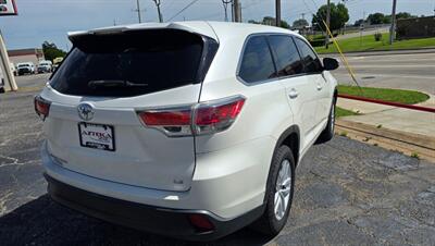 2015 Toyota Highlander LE   - Photo 13 - Tulsa, OK 74112