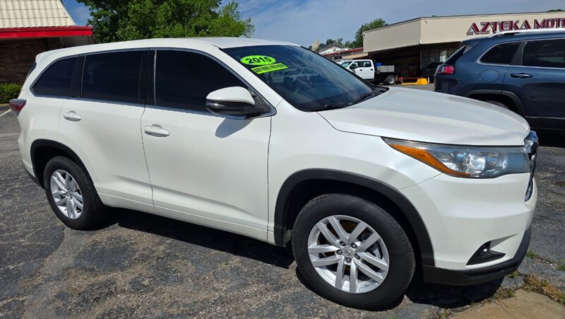 2015 Toyota Highlander LE   - Photo 1 - Tulsa, OK 74112