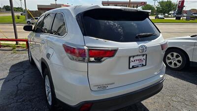 2015 Toyota Highlander LE   - Photo 4 - Tulsa, OK 74112