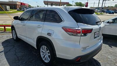 2015 Toyota Highlander LE   - Photo 3 - Tulsa, OK 74112
