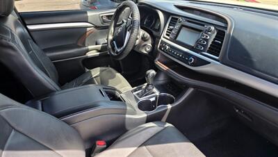 2015 Toyota Highlander LE   - Photo 15 - Tulsa, OK 74112