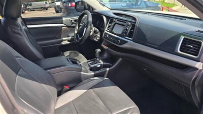 2015 Toyota Highlander LE   - Photo 16 - Tulsa, OK 74112
