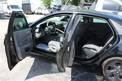2022 Hyundai ELANTRA SEL   - Photo 17 - Tulsa, OK 74112