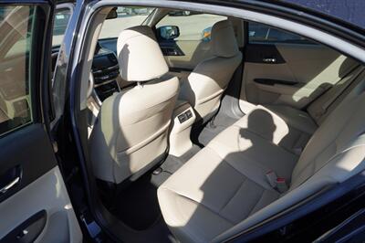 2017 Honda Accord Hybrid EX-L - Photo 14 - Tulsa, OK 74112