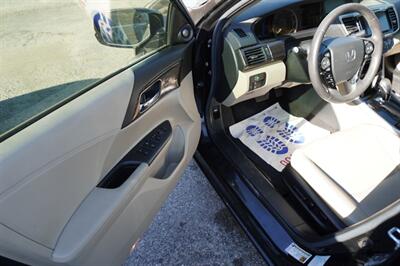 2017 Honda Accord Hybrid EX-L - Photo 24 - Tulsa, OK 74112