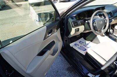 2017 Honda Accord Hybrid EX-L - Photo 18 - Tulsa, OK 74112