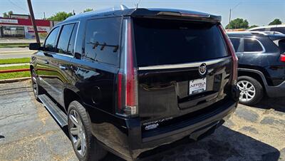 2015 Cadillac Escalade Premium   - Photo 2 - Tulsa, OK 74112