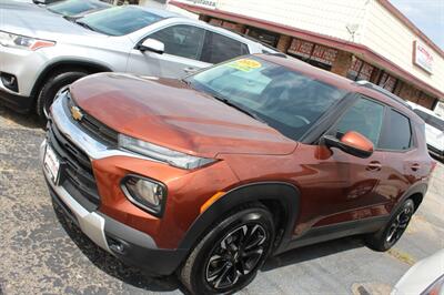 2021 Chevrolet Trailblazer LT   - Photo 2 - Tulsa, OK 74112
