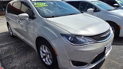 2017 Chrysler Pacifica Touring Plus Van