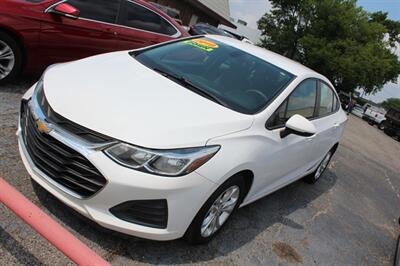 2019 Chevrolet Cruze LS   - Photo 2 - Tulsa, OK 74112