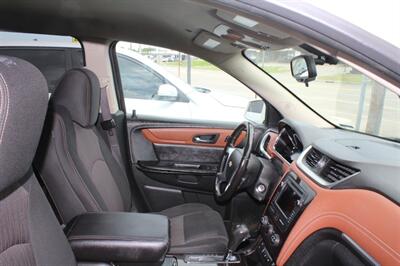 2015 Chevrolet Traverse LT   - Photo 14 - Tulsa, OK 74112