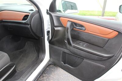 2015 Chevrolet Traverse LT   - Photo 16 - Tulsa, OK 74112