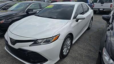 2020 Toyota Camry LE   - Photo 2 - Tulsa, OK 74112