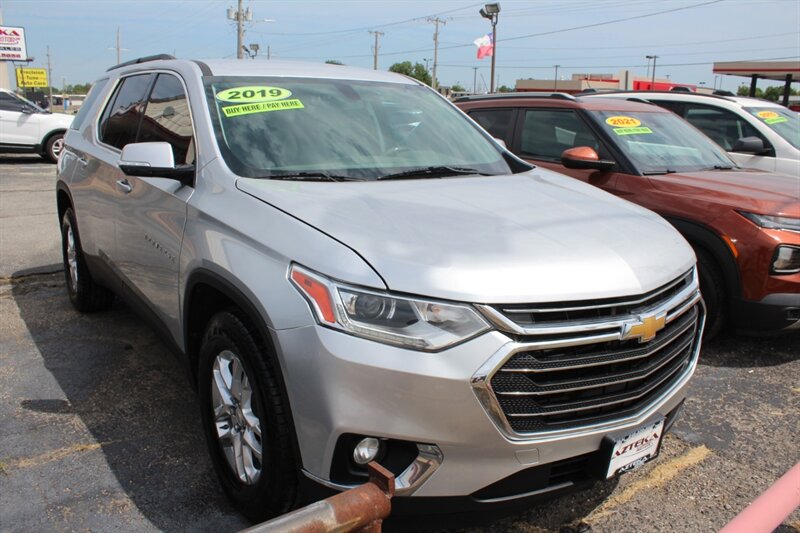2019 Chevrolet Traverse LT Cloth - Photo 1 - Tulsa, OK 74112