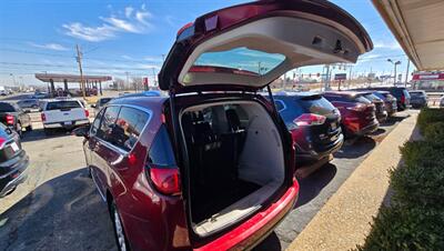 2020 Chrysler Pacifica Touring L   - Photo 20 - Tulsa, OK 74112