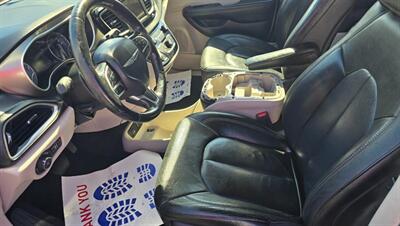 2020 Chrysler Pacifica Touring L   - Photo 9 - Tulsa, OK 74112
