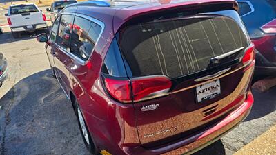 2020 Chrysler Pacifica Touring L   - Photo 3 - Tulsa, OK 74112